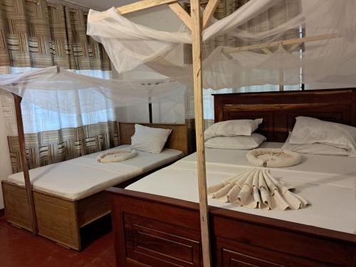 SELOUS RIVER VIEW LODGE