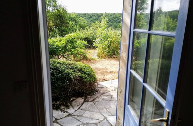Semi detached farmhouse in Idilic Tranquil Forest location with Panoramic Views
