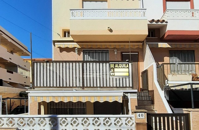 Semi-detached house with two floors, located 100m from the sea in Morro de Gos beach