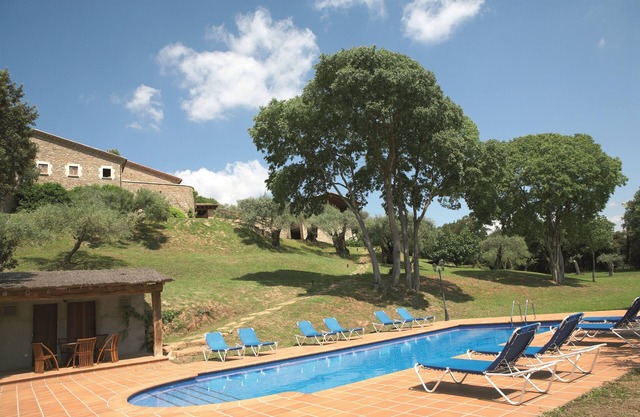 Sensational 1100m2 stone mansion,12BR &12 BA, large pool/garden/gamesroom &views