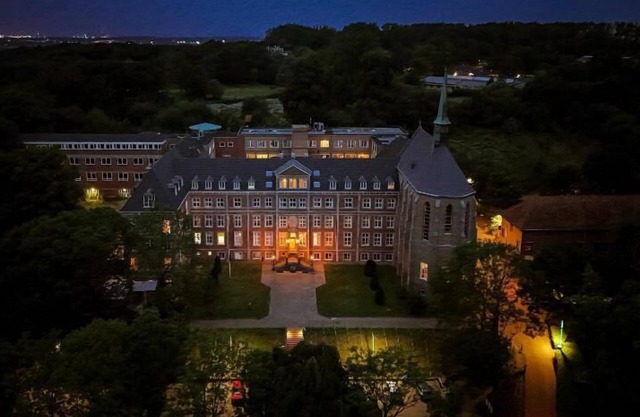 SEPHS Hotel