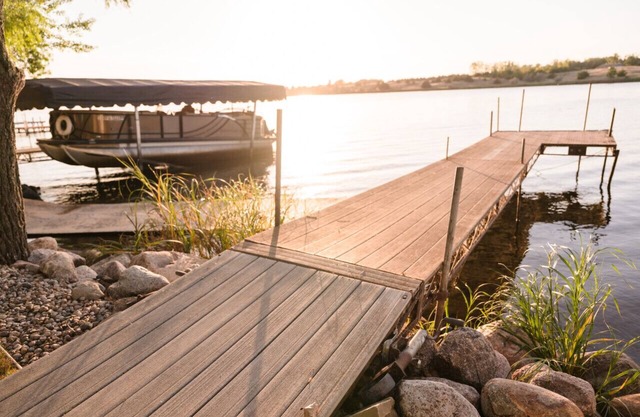 Serene 3-Bedroom Getaway with Stunning Lake Views