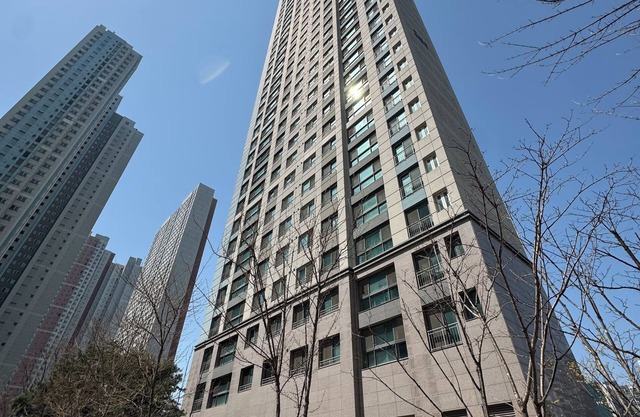 Serene 5-bedroom apartment with AC in Incheon
