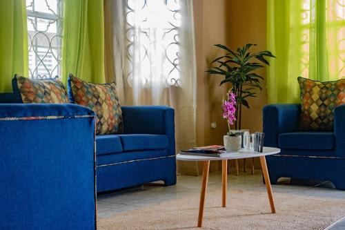 Serene Artistry - Secure 1-BR Haven in Ocho Rios Jamaica