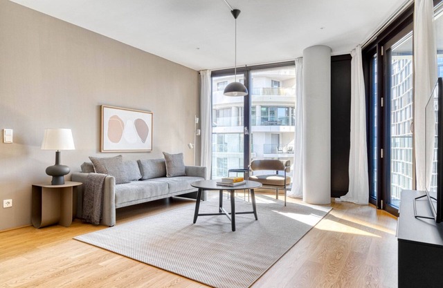 Serene Favoriten 2BR w/Gym, Lounge & Elevator, nr Metro, by Blueground