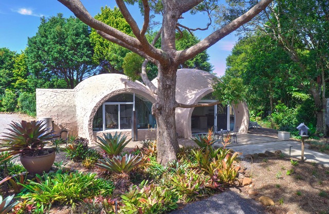 Serene Flaxton igloo with garden views — sauna & cold plunge from late October