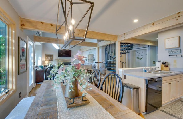 Serene Hideaway with Views, 1 Mi to Hike and Ski!