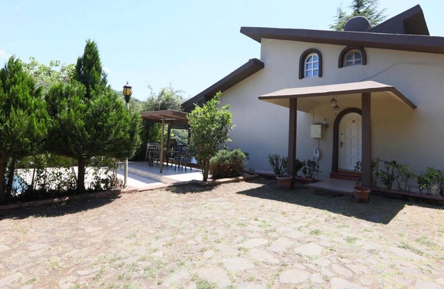 Serene House Surrounded by Nature in Beykoz