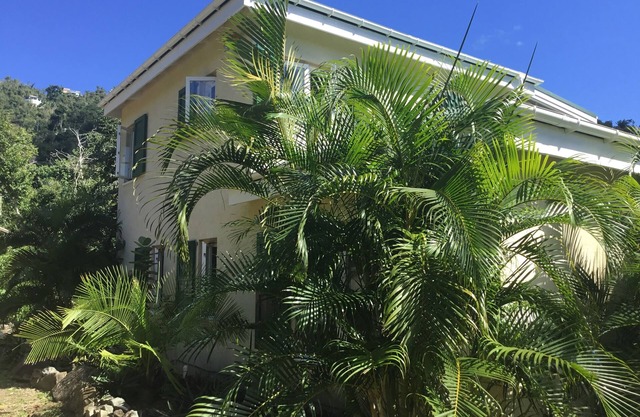 Serenity House In Lala Land Coral Bay- Highest Quality drinking water on island