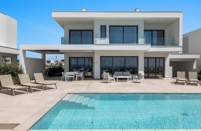 Serenity Waves Villa 6