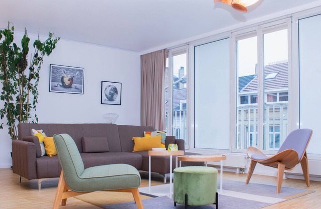 Serviced Apartment w/Parking 3A