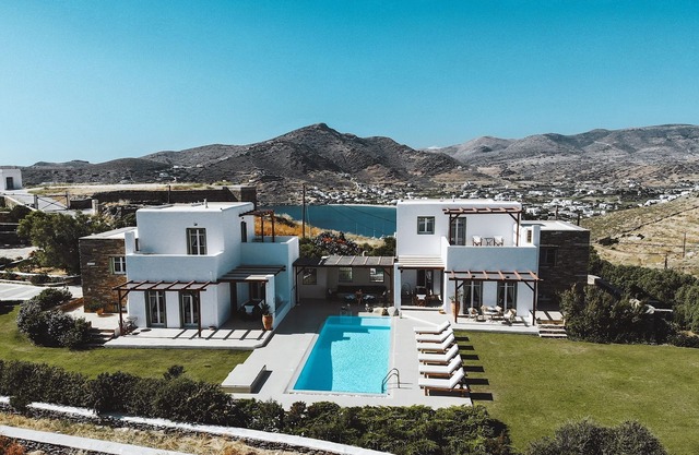 Serviced Twin Villas l Sea Views l Valmas Beach