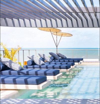 Setai, Aquamaris- pé na areia