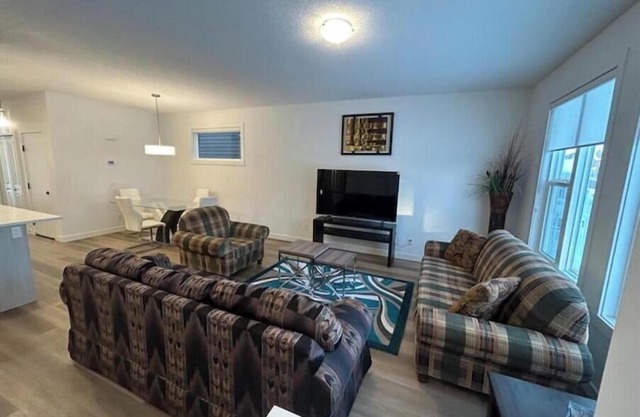 Seton Villas 5Bed Hse Including Basement & Kingbed