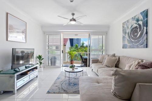 Seychelles in Main Beach - 2 Bedroom Apartment - CoastHM