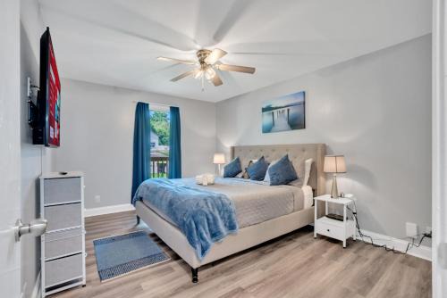 Shades Of Gray Clean, Updated, & Comfy