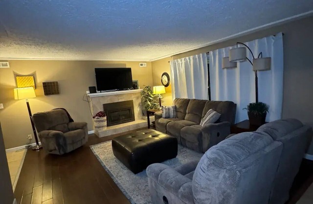 Shadle area home. 3 bed-2bathnn