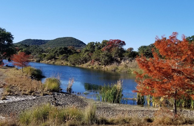 Shadow Dance Ranch-Private 2000 Acres and 2 Lakes with Plenty of Water to Enjoy!