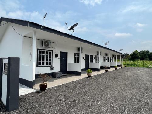 SHAH HOMESTAY Studio Pulau Indah