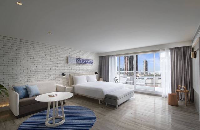 Shama Yen-Akat Bangkok