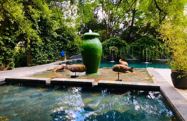 Shangri-La Country Hotel