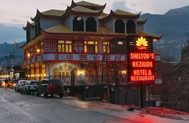 Shelton Rezidor Hotel Kumrat