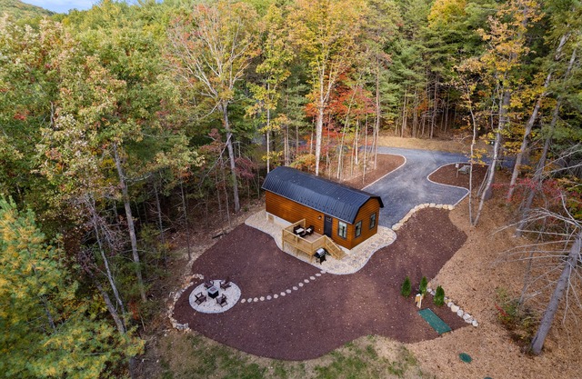 Shenandoah, Firepit, peaceful Cabin!