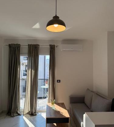 Shengjin Apartment on the beach