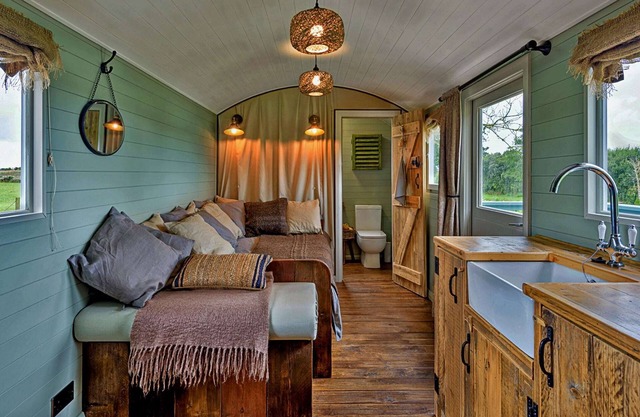 Shepherd’s Hut on Llŷn Peninsula by Private Lake