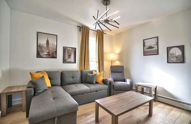 Sherby LUX - Central, Parking, Renovated, Sleeps 6