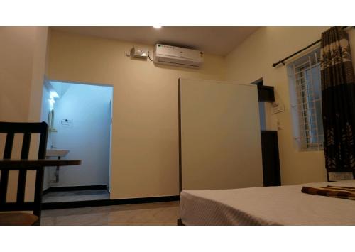 SHI's 5 Room Stay on Munar Road - Udumalpet