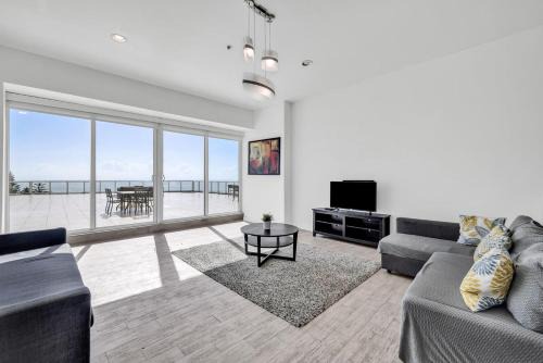 Shine Suites Balcony Duplex 11