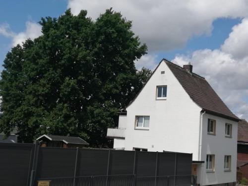Shiraz-Home das Ferienhaus in Holzminden, 120qm Privatsphäre für ungestörte Erholung