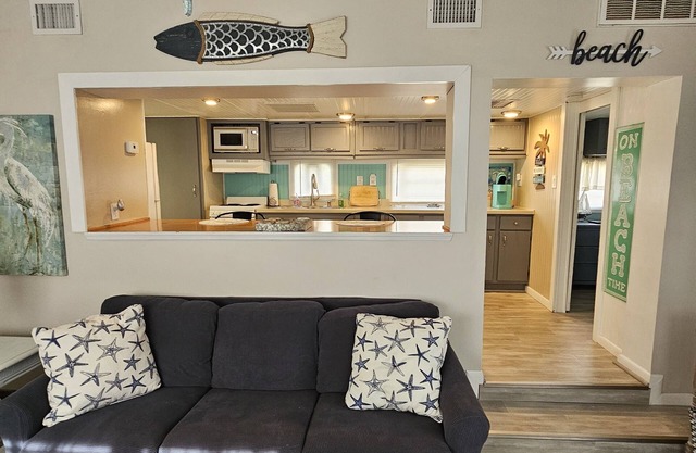 "Shore Enough" 2 Bed/1 Bath Cottage in Oceanlakes N-19 *complimentary golf cart*