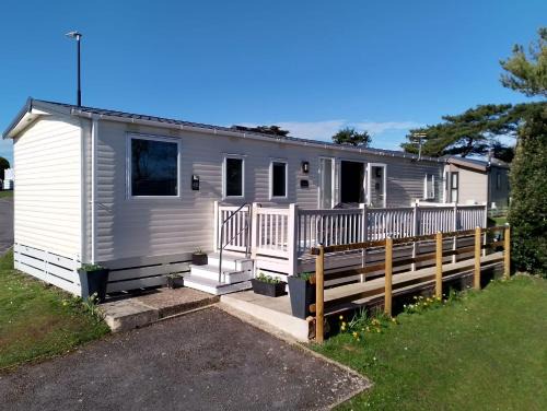 Shorefield Country Park 3-Bed Casita Passes inc