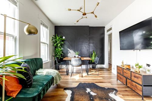 Short North Convention Private Parking Pets!