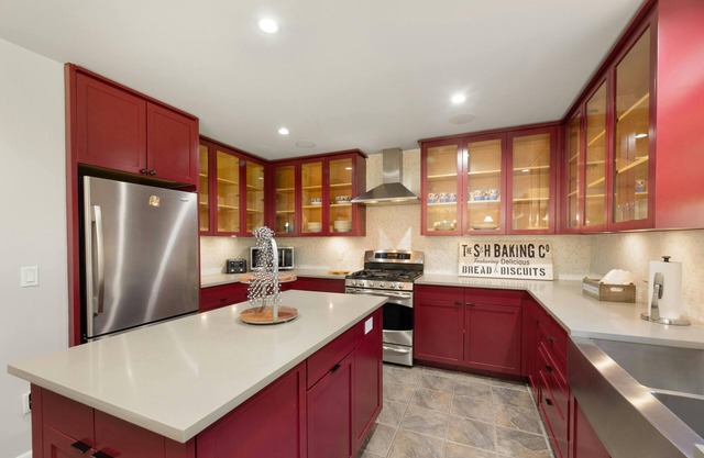 SHORT OR LONG TERM, CORPORATE OR VACATION RENTAL WEST AUSTIN GREAT LOCATION
