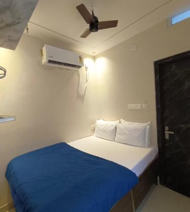 Shree Murlidhar Residency - Couple friendly