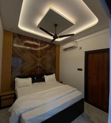 Shree Premanand Dham Naimisharanya