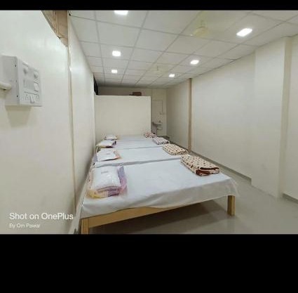 Shree Radhesh Bhakt Niwas