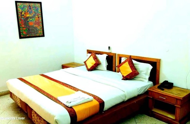 Shri Kunj Hotel and Home Stay