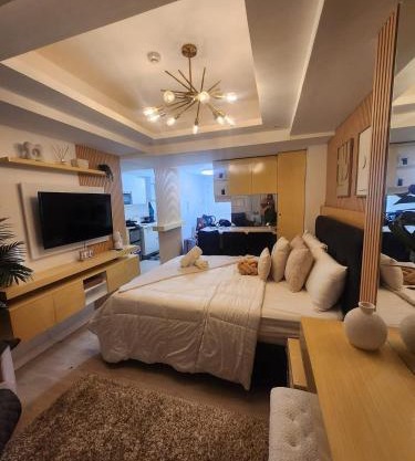 Side Wall Condo