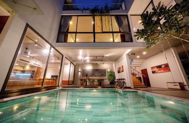 Sila Prana Villa - Luxurious 8-bedroom villa with WiFi, AC in fabulous Đà Nẵng