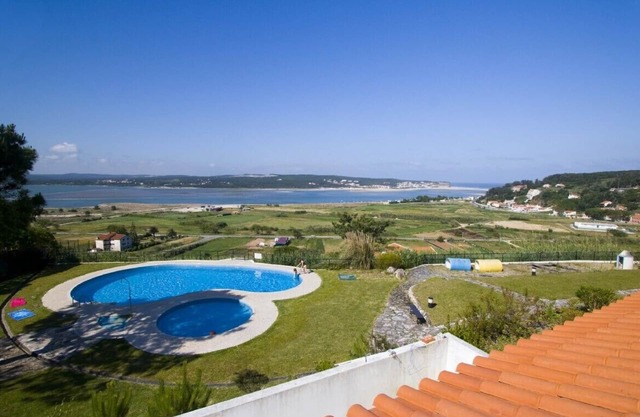 Silver Coast apartment with panoramic views at Foz do Arelho