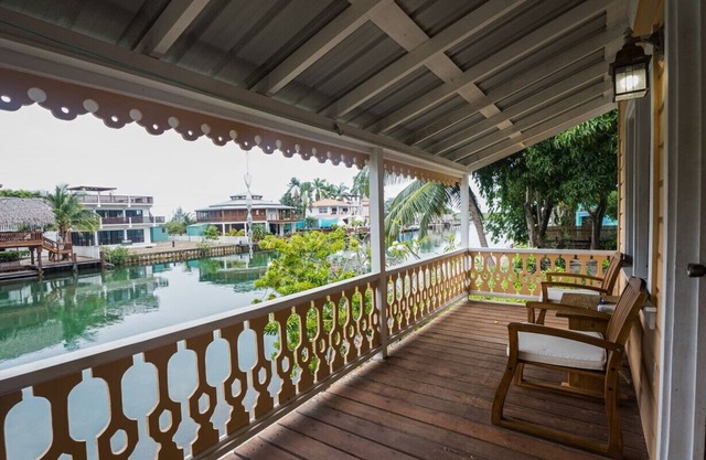 Silver Leaf Cabana 1-Bedroom Cottage on the Water