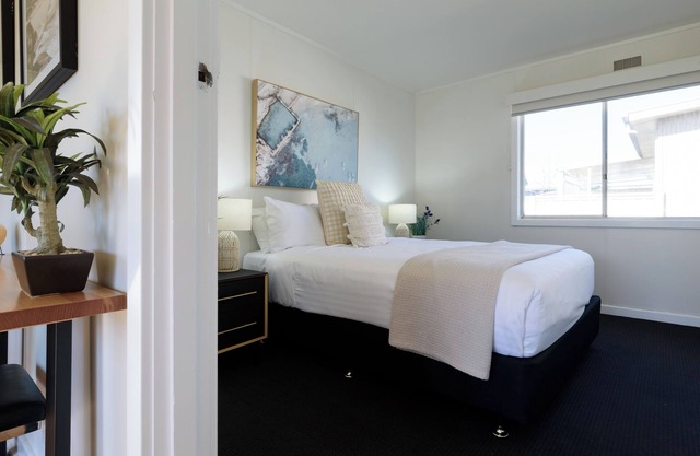 Simple & Comfortable Coastal Retreat