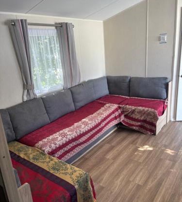 Singh&Leite Family caravan for 10 people with 2toilets and lovely Decking