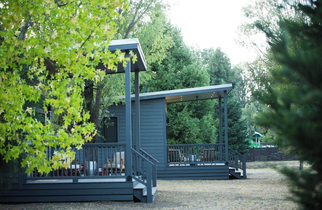 Single Queen Cottage - Mandala Springs Wellness Retreat Center