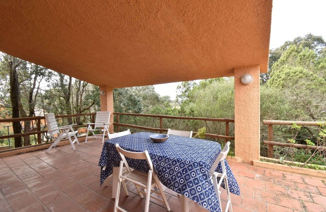 Single villa with 3 rooms and large garden