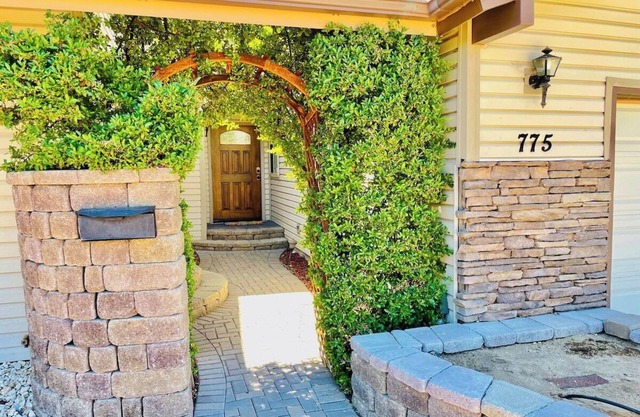 SingleStory/3BD/Sleeps11/Pet OK